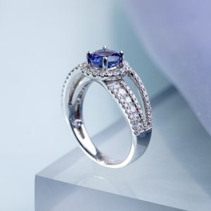 Exquisite Tanzanite Ring